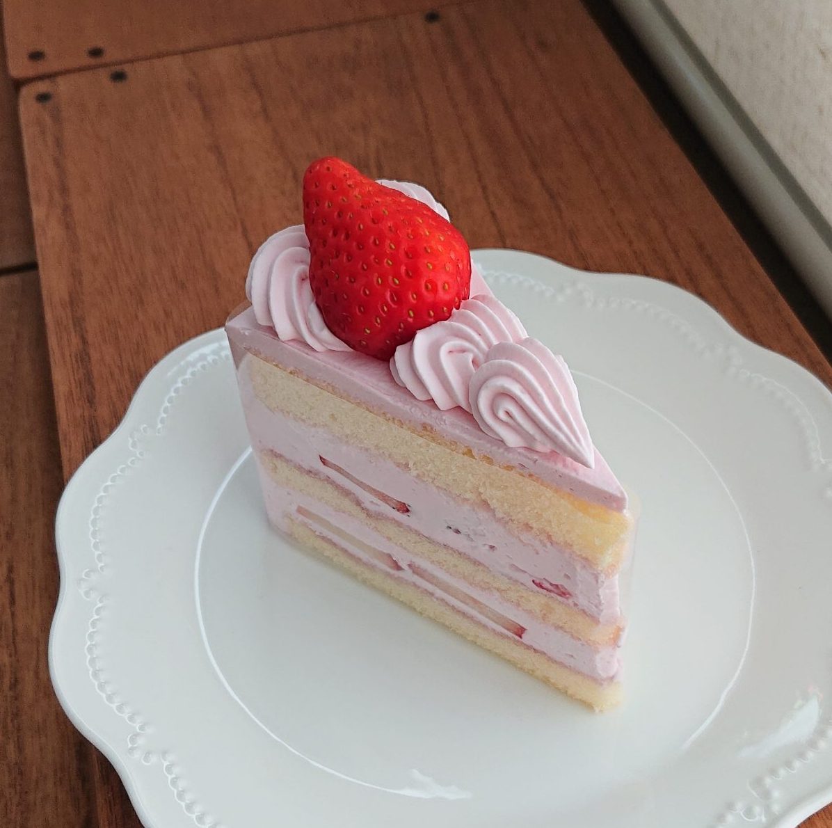 いちごクリームのショートケーキ 沖縄の洋菓子 ケーキ屋 ココソラおかし店